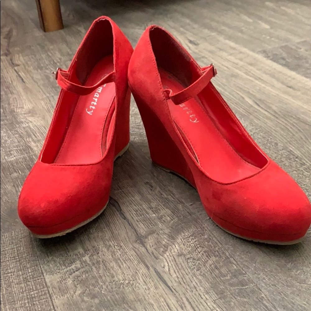 Smartty size 9 red wedges